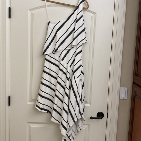 Banana Republic One Shoulder Assymetrical Dress womens 8 Lined Lagenlook Spring - Picture 6 of 15